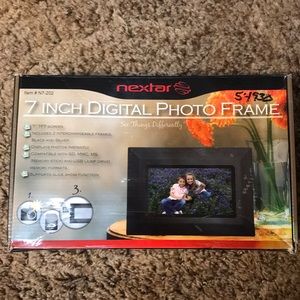Nextar 7” Digital photo frame